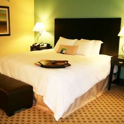 Hampton Inn Orange - Guest room