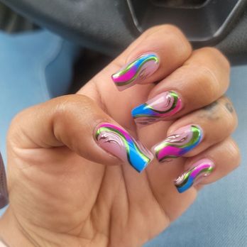 Daisy Nails - Love the details - Nail Salons Near Me - Lancaster, California