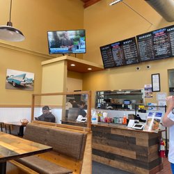 Eddie's Grill - Inside