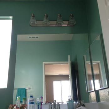 Leos Brothers Painting - Upstairs guest bathroom (Dunn Edwards, Treetop) - Painters Near Me Leos Brothers Painting - Upstairs guest bathroom (Dunn Edwards, Treetop) - Painters Near Me