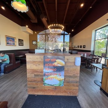 Arawan Thai Cuisine - the inside of the restaurant - Thai Near Me - Portland, Oregon