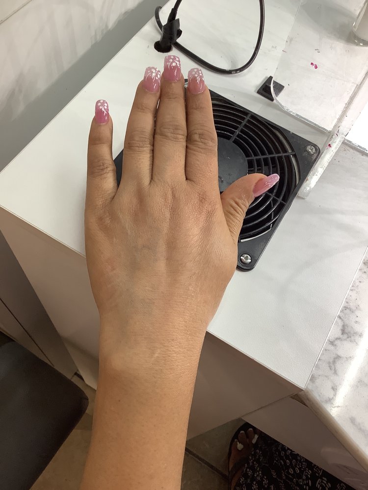 REGAL NAILS, SALON & SPA Updated August 2024 1436 Dogwood Dr