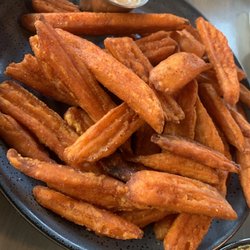 The Twin Otter Pub - Yam Fries $9
