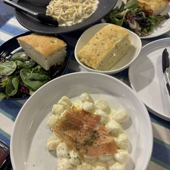Cucina Moon - Pasta Shops Near Me - Honolulu, Hawaii