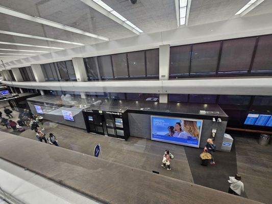 The Centurion Lounge by null