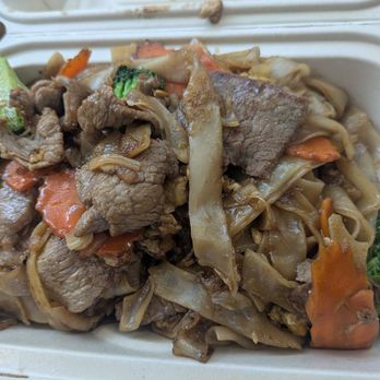 Lahaina Thai Ono - Pad see ew Beef - Thai Near Me - Lahaina, Hawaii Lahaina Thai Ono - Pad see ew Beef - Thai Near Me - Lahaina, Hawaii