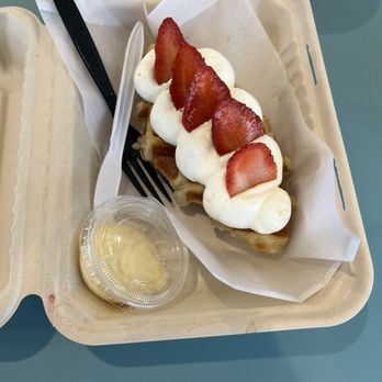 BingBing - Strawberry croffle - Coffee & Tea Near Me - Fremont, California