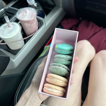 Boo Macaron and Dessert Bar - macaroons: 2x vanilla, 2x oreo, x1 birthday cake - Macarons Near Me - Seattle, Washington Boo Macaron and Dessert Bar - macaroons: 2x vanilla, 2x oreo, x1 birthday cake - Macarons Near Me - Seattle, Washington