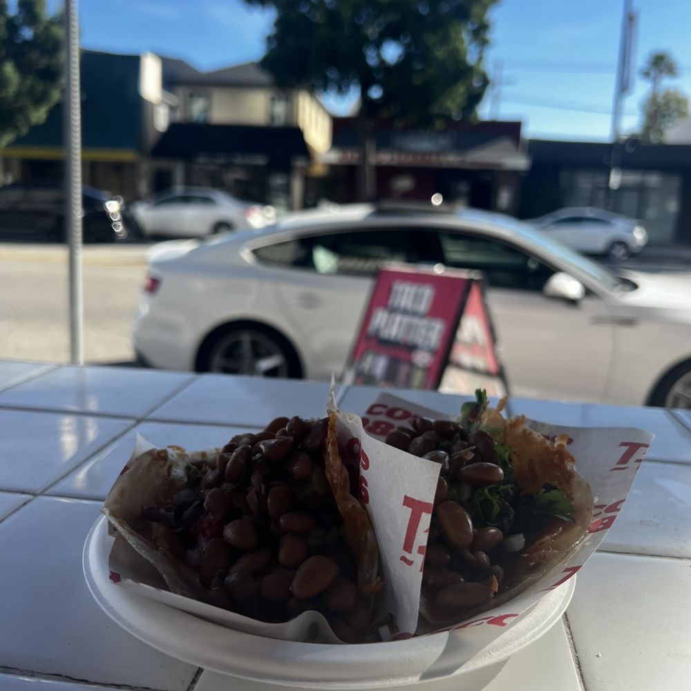 Tacos 1986 - Taco Perron de Carne Asada - Tacos Near Me - Burbank, California Tacos 1986 - Taco Perron de Carne Asada - Tacos Near Me - Burbank, California