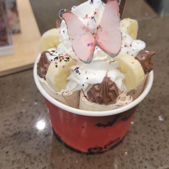iRoll Ice Cream - Chunky something...Banana and Nutella - Ice Cream & Frozen Yogurt Near Me - North Hollywood, California