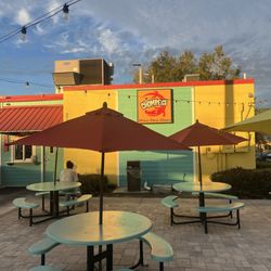 Chompers Diner - Cute outdoor seating