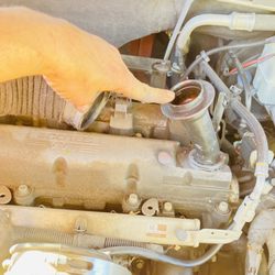 Gear Goddess - Broken Oil filler tube