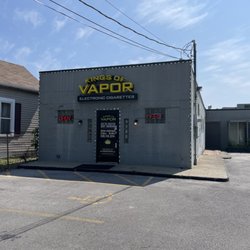 Kings of Vapor and Smoke