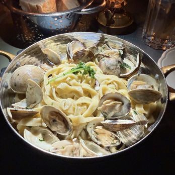 Pane e Vino - Linguine alle Vongole - Italian Near Me - Miami Beach, Florida
