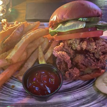 Boots & Bones - Crispy chicken sandwich - Barbeque Near Me - Jersey City, New Jersey