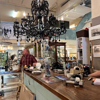 Sienna - Owners are amazing - Antiques Near Me - Petaluma, California