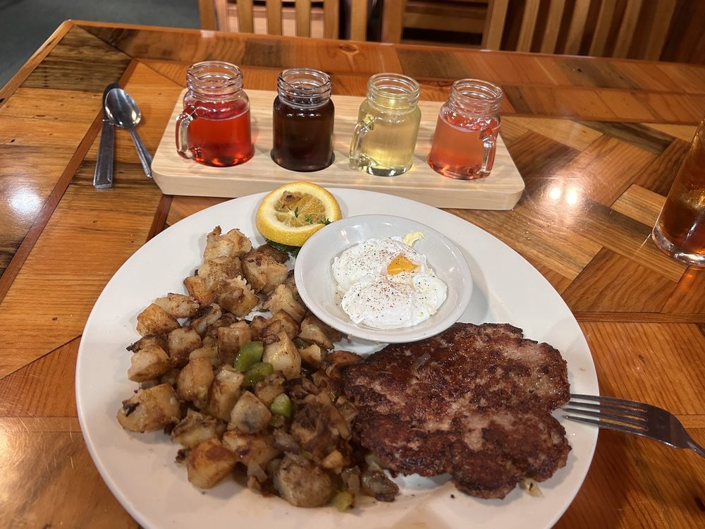 TABLETOP RESTAURANT near 109 Table Mountain Blvd, Oroville, California