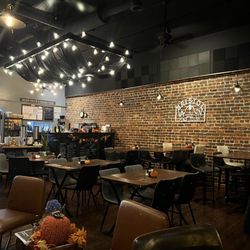 bistro on 6th - ~The vibe~