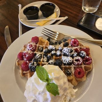 Favorite Bistro - Waffle with fruit - French Near Me - Las Vegas, Nevada Favorite Bistro - Waffle with fruit - French Near Me - Las Vegas, Nevada