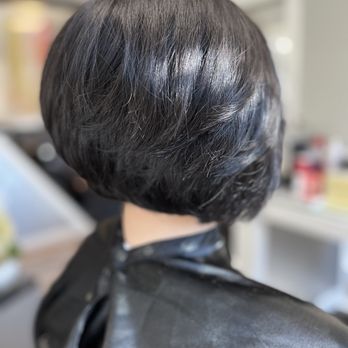 Jung Studio - Graduated bob for fuller hair! - Hair Salons Near Me - Atlanta, Georgia