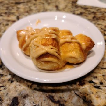 Cheddar's Scratch Kitchen - Croissant with honey butter - American Near Me - San Antonio, Texas Cheddar's Scratch Kitchen - Croissant with honey butter - American Near Me - San Antonio, Texas