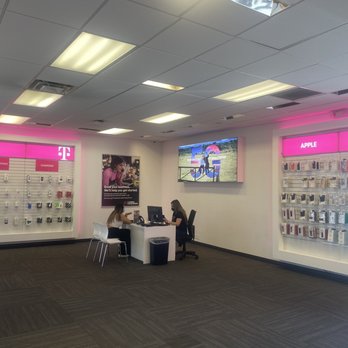 T-Mobile Experience Store - Mobile Phones Near Me - San Diego, California