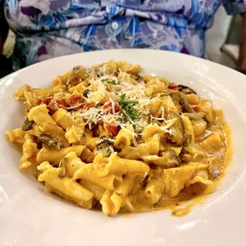 Daily Grill - Chicken shrimp pasta is 10/10 and so Smokey! - American Near Me - Palm Desert, California