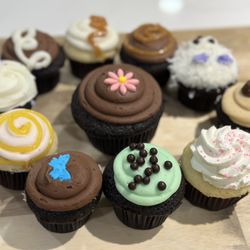 Dots Cupcakes