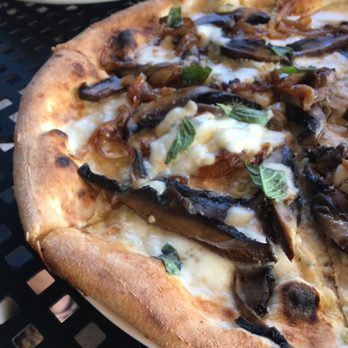 Oakfire - Pizza Near Me - Lake Geneva, Wisconsin