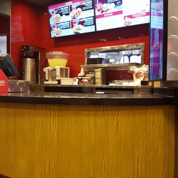 Raising Cane's Chicken Fingers - Ordering Counter - Chicken Shop Near Me - St. Ann, Missouri