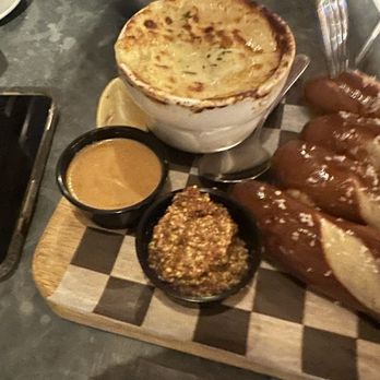 Mt. Washington Tavern - Jumbo Lump Crab Dip - American Near Me - Baltimore, Maryland
