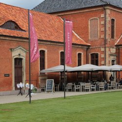 Orangerie Schloß Bothmer - Restaurant und Café Orangerie im Bothmer Schloss (Außenansicht)