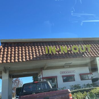 In-N-Out Burger - Outside drive through - Fast Food Near Me - Northridge, California