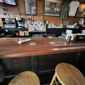 One Pelham East - Bar - Music Venues Near Me - Newport, Rhode Island