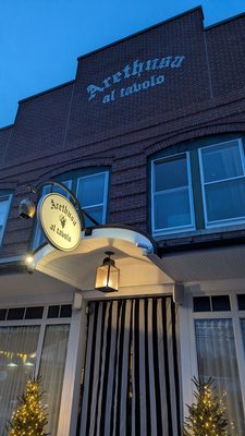 Arethusa al tavolo by null