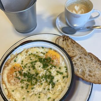 Plenti - Mushroom Egg - Coffee & Tea Near Me - Madrid, M Plenti - Mushroom Egg - Coffee & Tea Near Me - Madrid, M