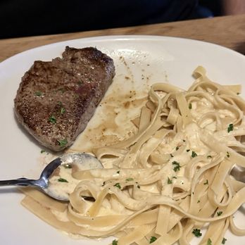 Olive Garden Italian Restaurant - Steak Gorgonzola Alfredo - Italian Near Me - Temecula, California