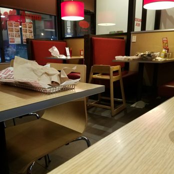 Smashburger - Just as many dirty tables as those available and currently occupied combined. No one even trying to clean them. - Burgers Near Me - Paramus, New Jersey
