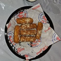 Red Claws Crab Shack Seafood & Hot Chicken - Mozzarella Sticks & Ranch