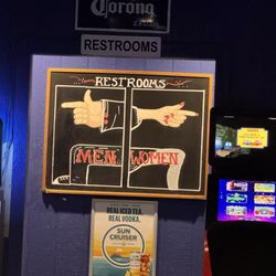 Q's Billiards & Eatery - Cute