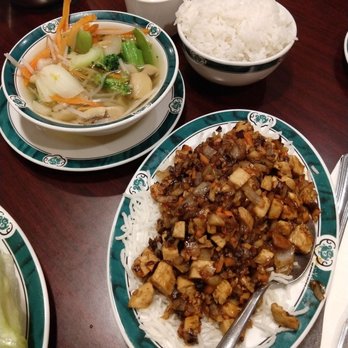 Tao Chen's - Vegetable soup and Chicken Lettuce Wraps - Chinese Near Me - Chesterton, Indiana