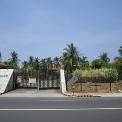 Coconut Palace - entrance to Coconut Palace