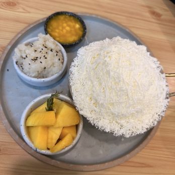 NaYa Dessert Cafe - Mango sticky rice - Desserts Near Me - San Jose, California NaYa Dessert Cafe - Mango sticky rice - Desserts Near Me - San Jose, California