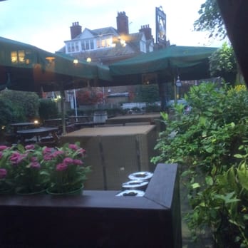 The Swan - Outside - Pubs Near Me - London, XGL
