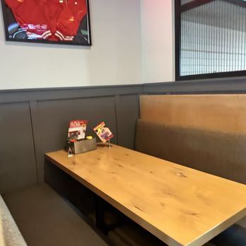 Milwaukee Burger Company - Booth - Burgers Near Me - Appleton, Wisconsin