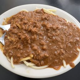 (1/2) a spaghetti with chili (1/2) a spaghetti with chili