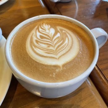 Urth Caffé - Orange - Spanish Latté Large - Coffee & Tea Near Me - Orange, California