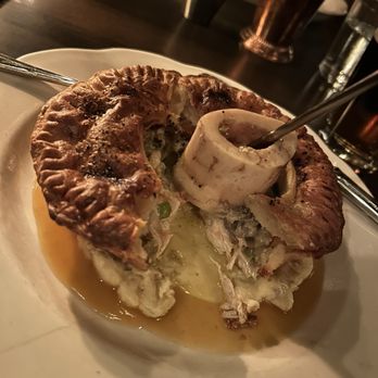 Armitage Alehouse - Chicken pot pie with roasted marrow - Pubs Near Me - Chicago, Illinois Armitage Alehouse - Chicken pot pie with roasted marrow - Pubs Near Me - Chicago, Illinois