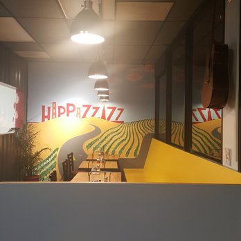 Hippizzazz - Awesome mural! - Pizza Near Me - Sebastopol, California