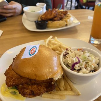 Silver Diner - Triple-pickled fried chicken sandwich - Diners Near Me - Gaithersburg, Maryland Silver Diner - Triple-pickled fried chicken sandwich - Diners Near Me - Gaithersburg, Maryland